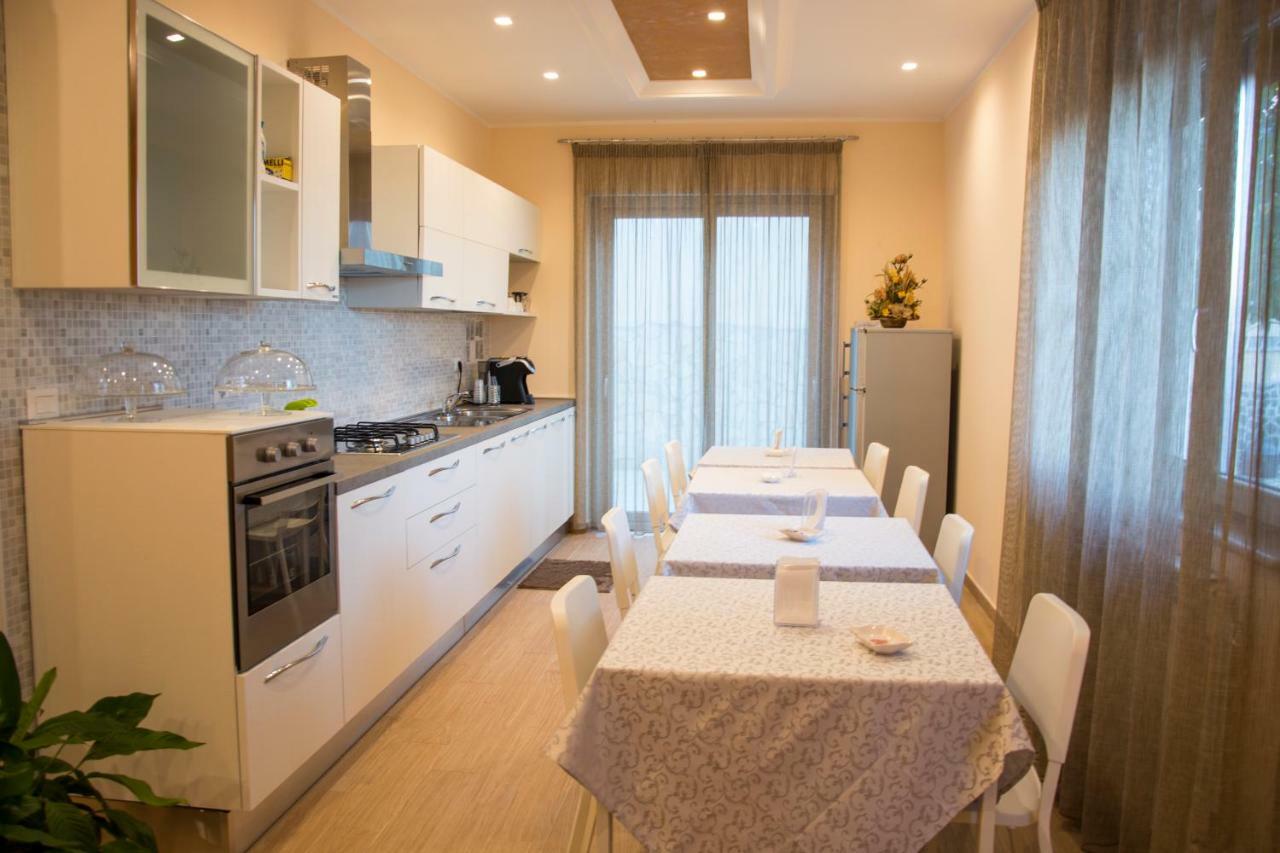 B&B "Croce Nivera" วีโบ วาเลนเซีย ภายนอก รูปภาพ